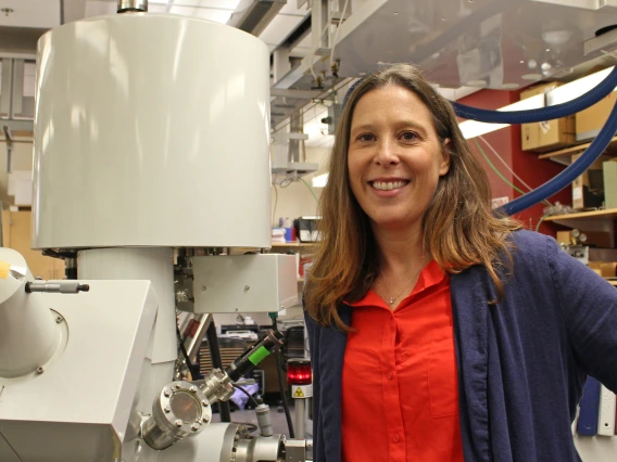 Professor Erin Ratcliff in her lab