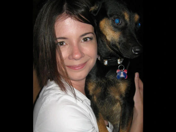 2010 da Vinci scholar Kelly Thompson and her dog.