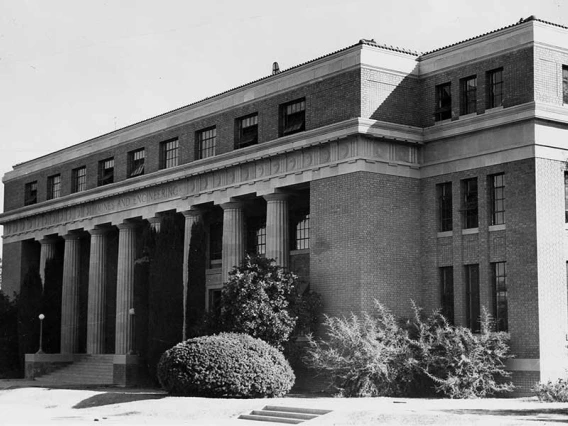 Black-and-white photo of the UA Engineering Building in 1956.