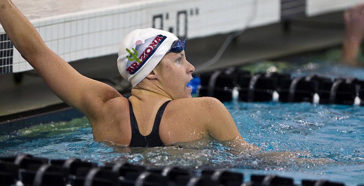 Justine Schluntz competing in pool