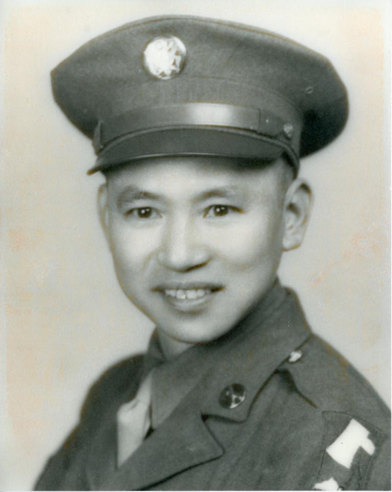 HOM MOON JUNG military service head shot