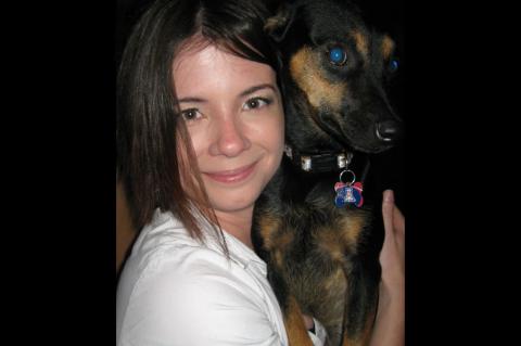 2010 da Vinci scholar Kelly Thompson and her dog.