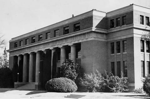 Black-and-white photo of the UA Engineering Building in 1956.