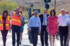 Larry Head demonstrates traffic system